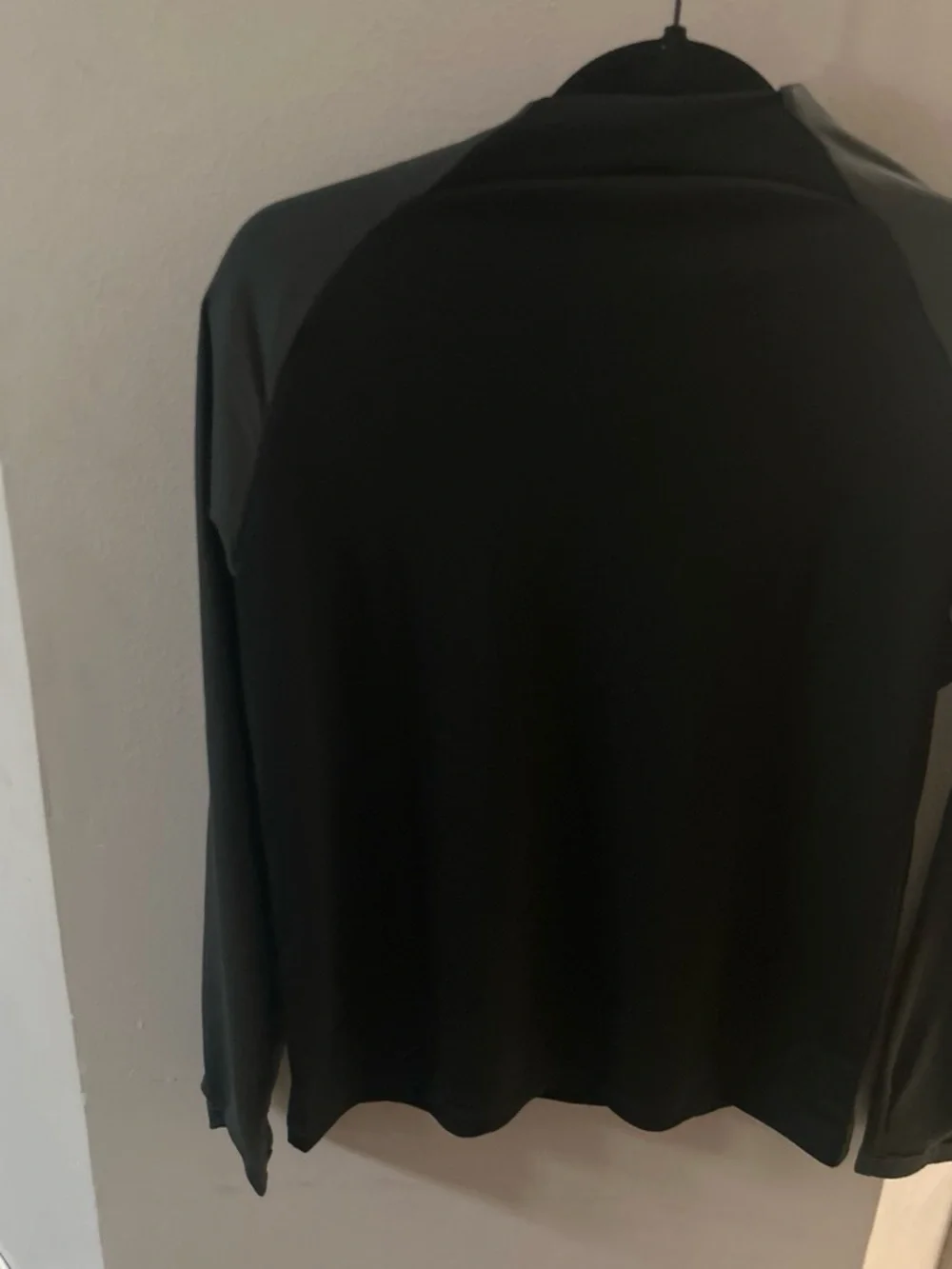 Nike Men’s Black and Charcoal Quarter-Zip Pullover